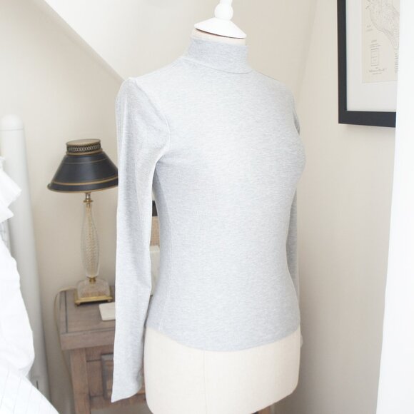 Athleta Signature Rib Mockneck Turtleneck Shirt Size Small in Color Grey Heather - Picture 7 of 12
